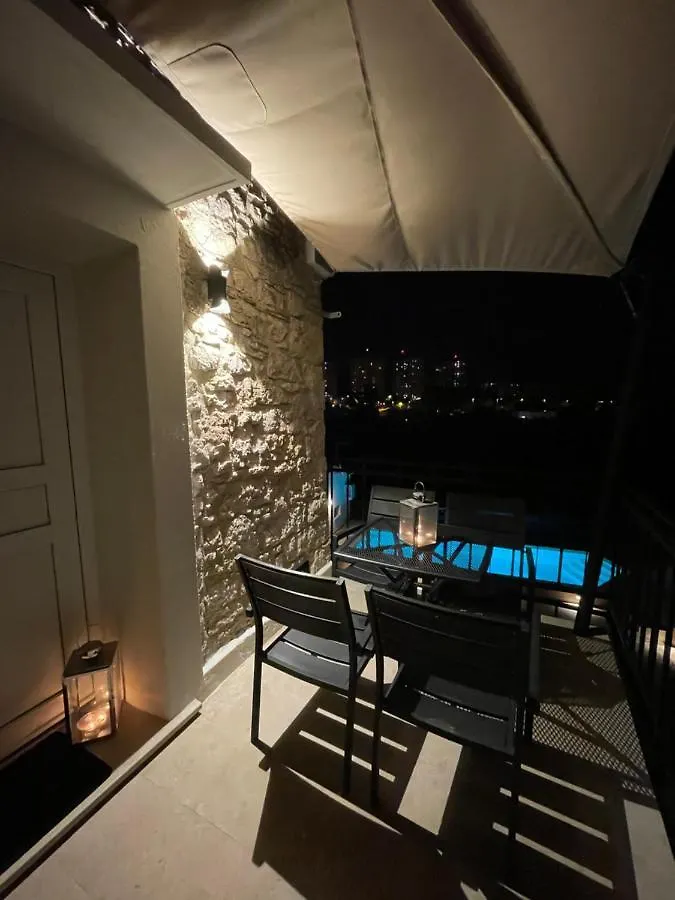 Apartments Nona Pula 0*,