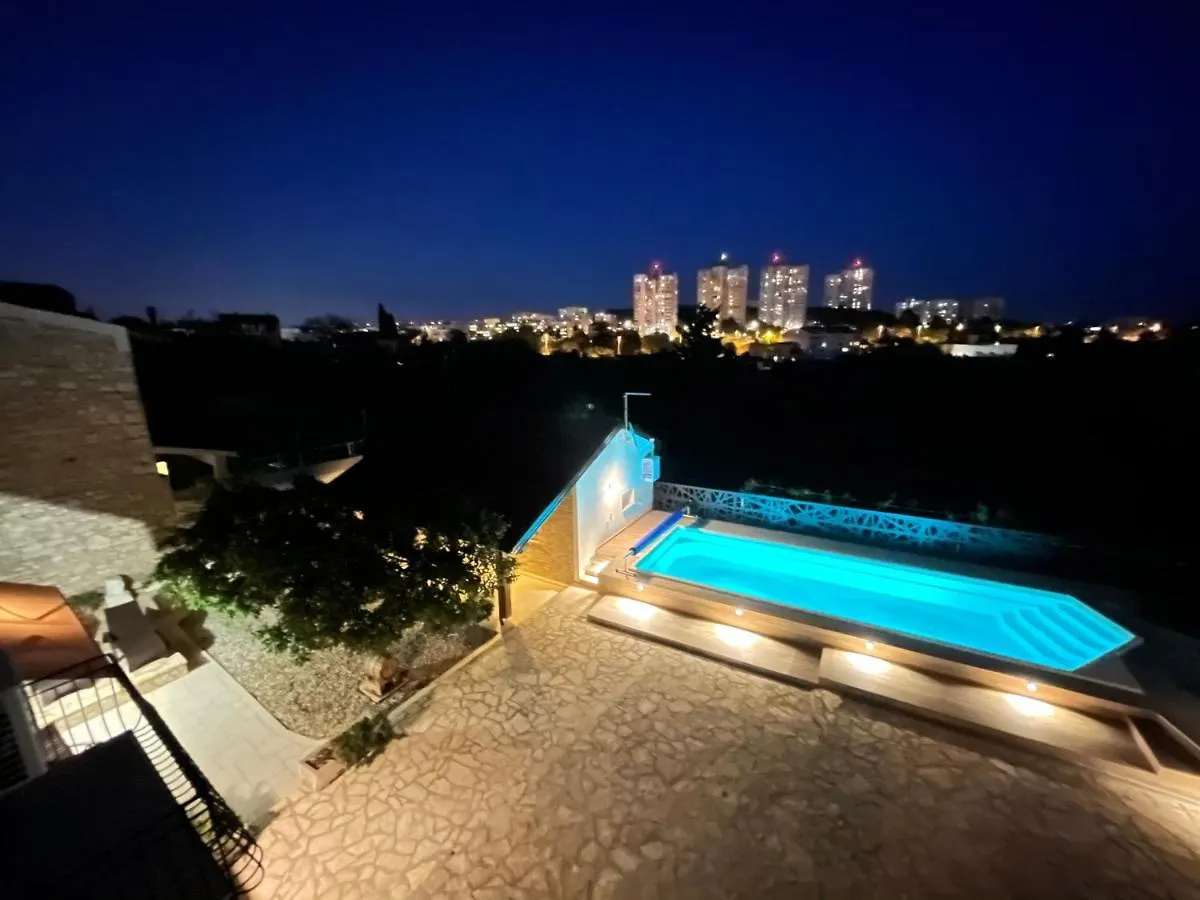 Apartments Nona Pula