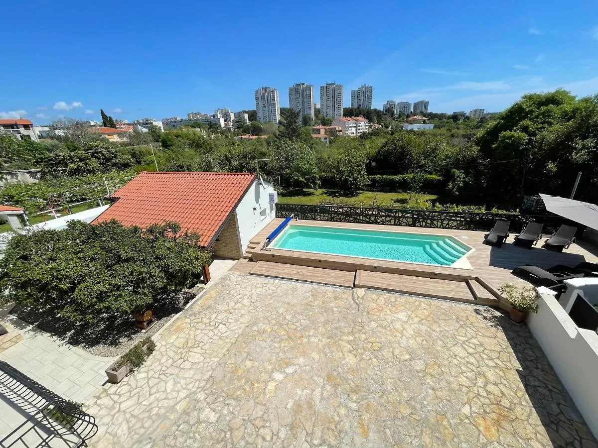Apartments Nona Pula