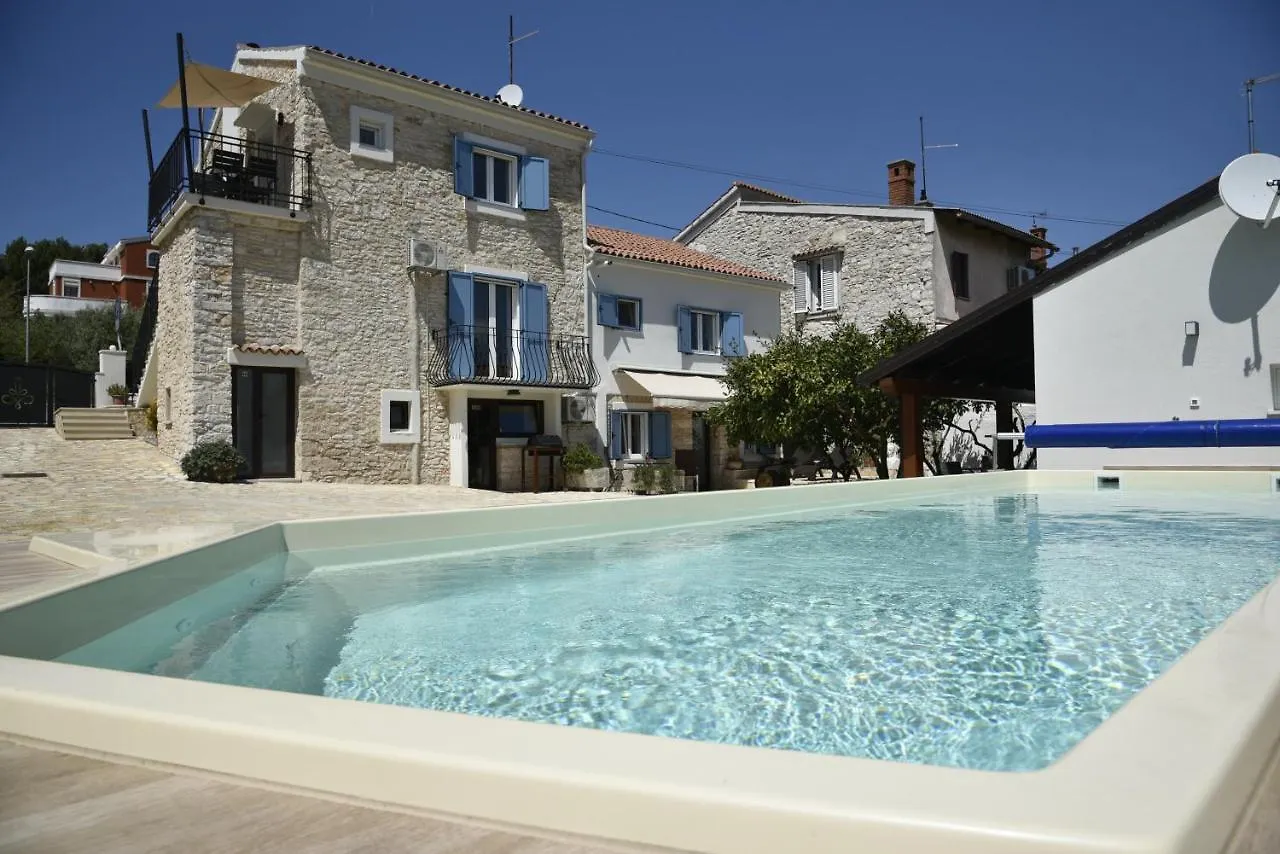 Apartments Nona Pula