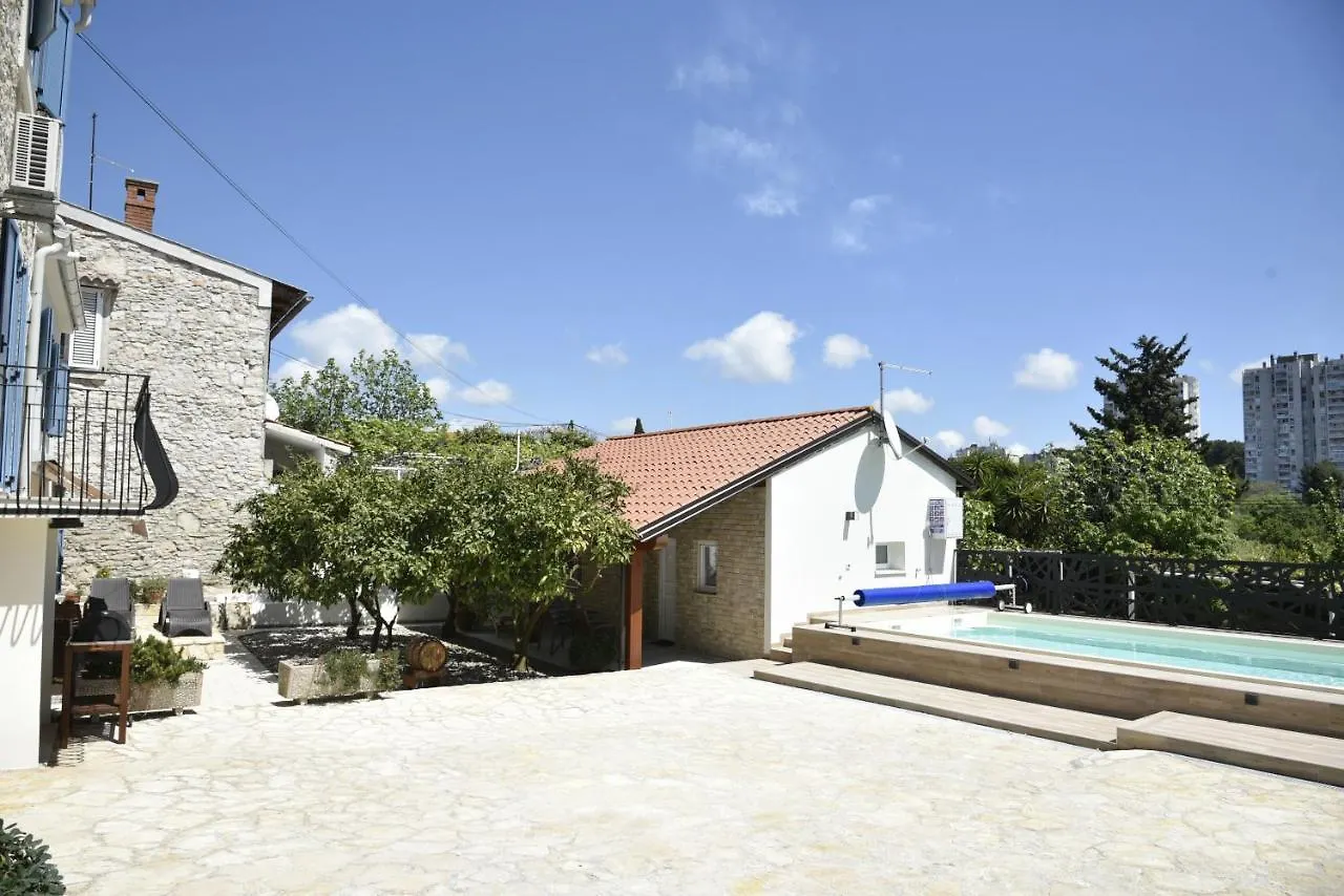 Apartments Nona Pula