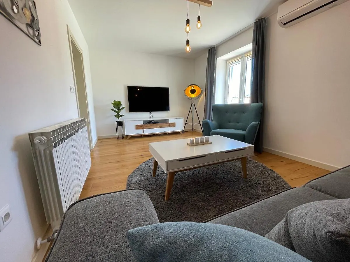 Apartments Nona Pula