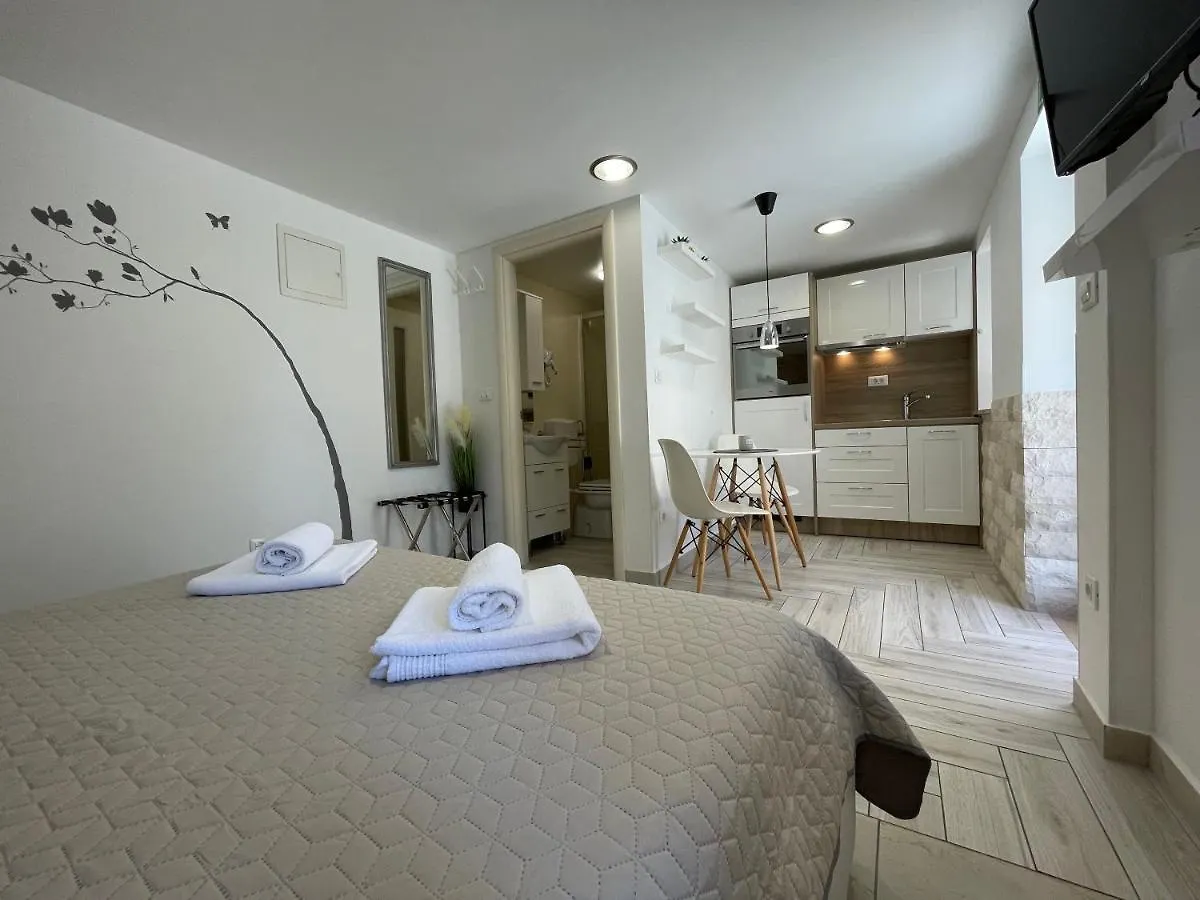 Apartments Nona Pula