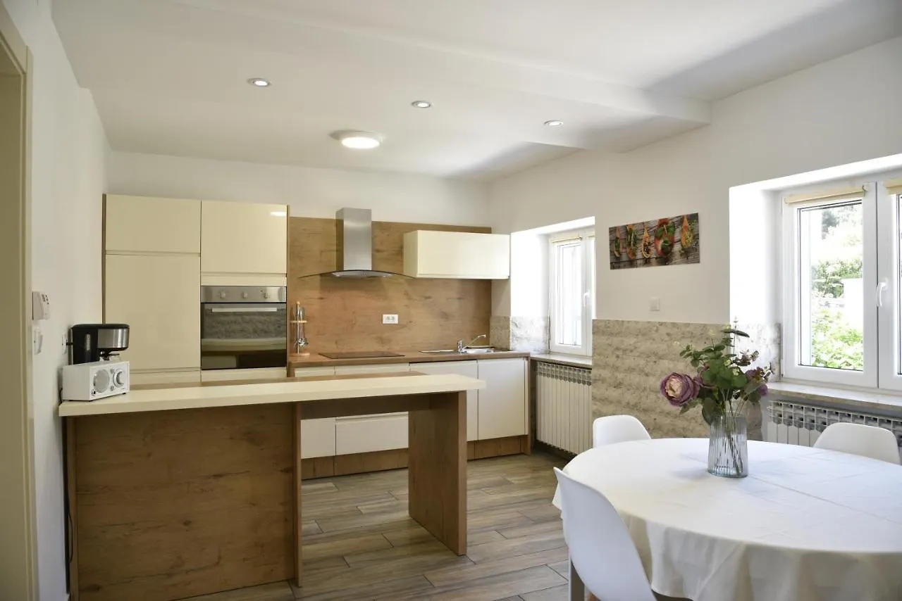 Apartments Nona Pula