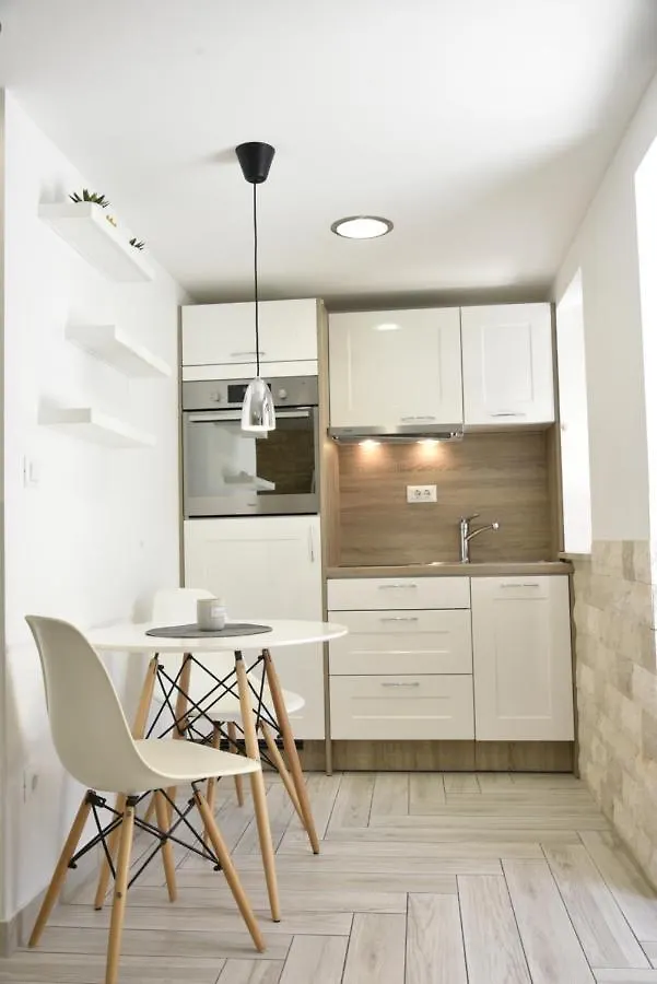 Apartments Nona Pula